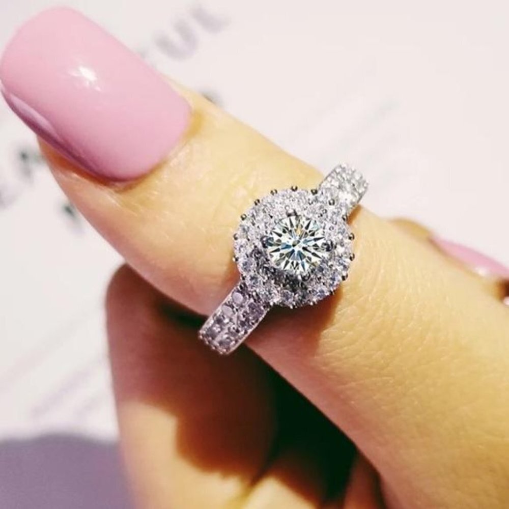NEW 925 STERLING SILVER DIAMOND HALO RING, CUTE RING, SHINY RING.